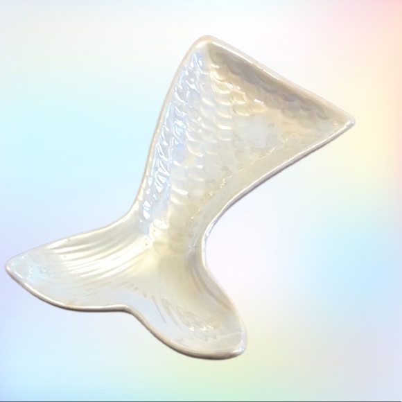 Pearlized Ceramic Mermaid Tail Spoon Rest White - Picture 2 of 4